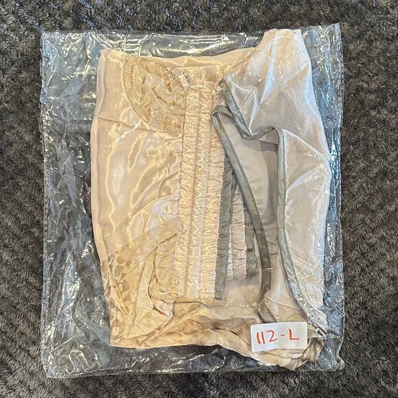 NWT! Mystree Women’s Sz M Or Sz Lg Satin Animal Print Shorts Cream Beige K112 - Picture 8 of 12